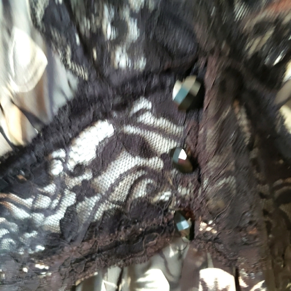 BLACK AND WHITE KAFTAN TOP WITH LACE DETAIL - Picture 5 of 7
